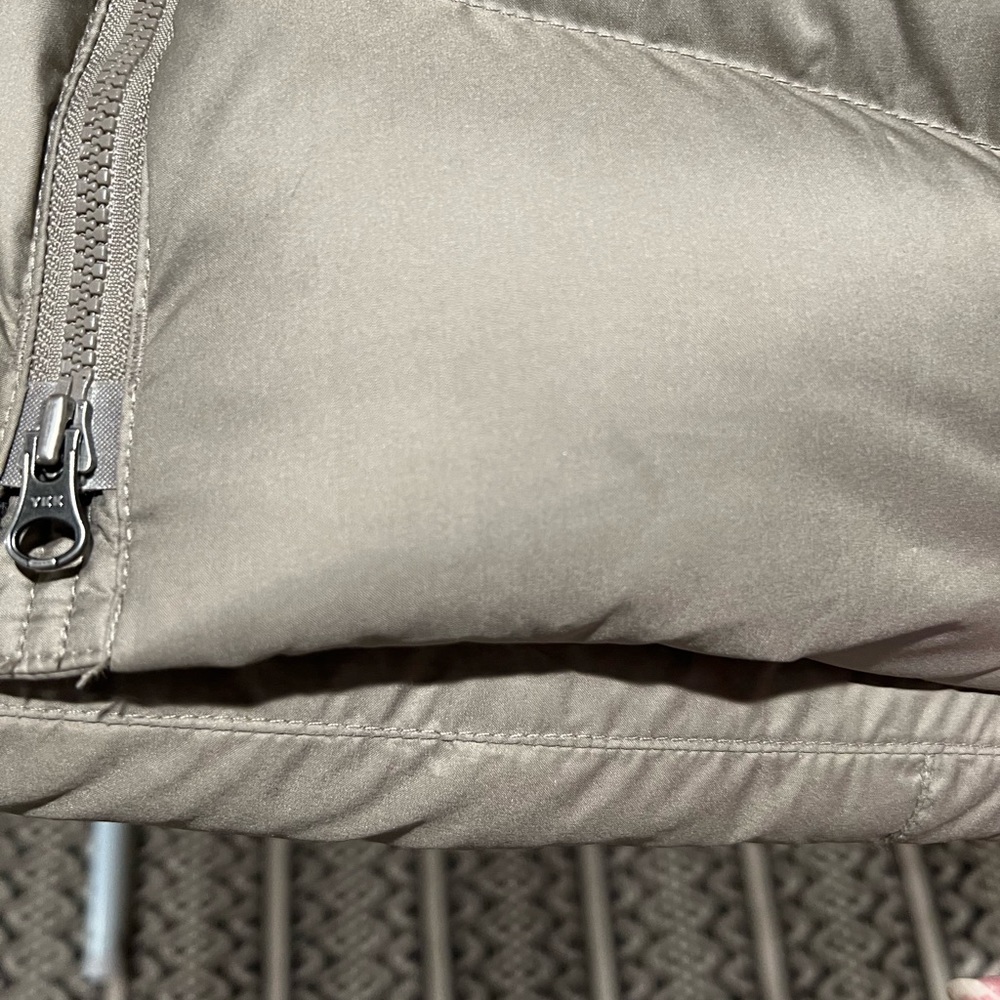 Marmot down jacket. - Picture 12 of 12